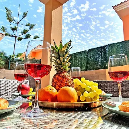 Ferienhaus Casa Taramar - - Max 8 Personen - Pool - Meerblick - Strandnah Tarajalejo